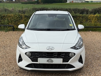 Used Hyundai i10 2020 for sale - 76255144: Photo