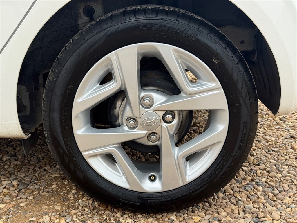 Used Hyundai i10 2020 for sale - 76255144: Photo 9