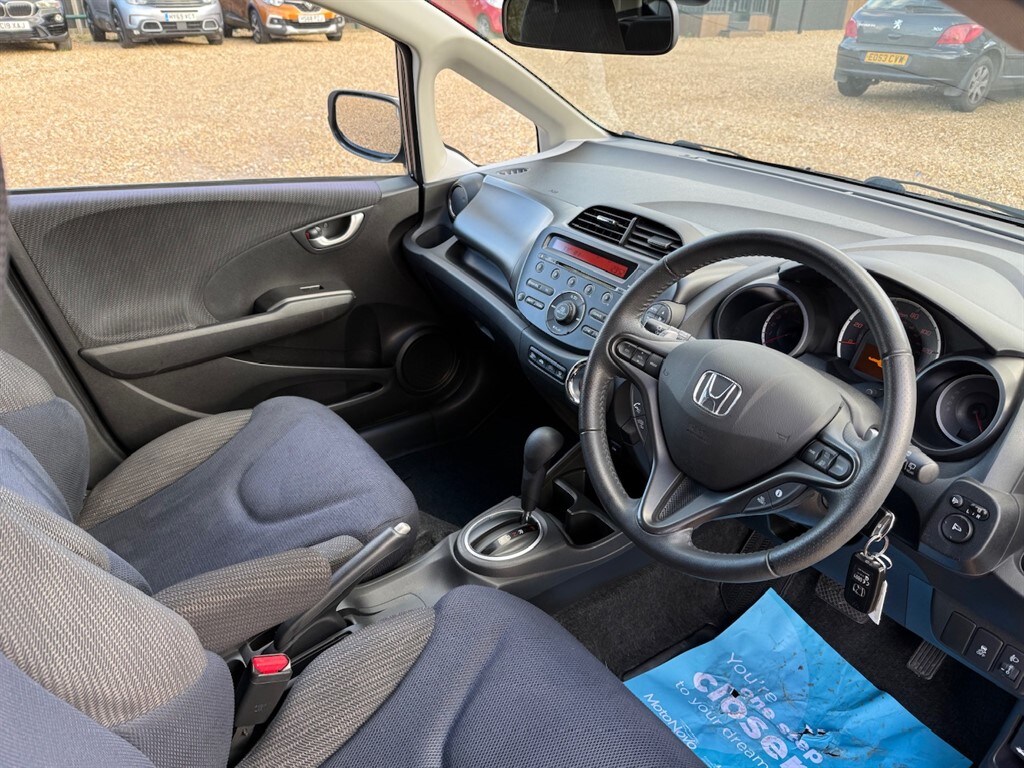 Used Honda Jazz 2014 for sale - 76532391: Photo 24