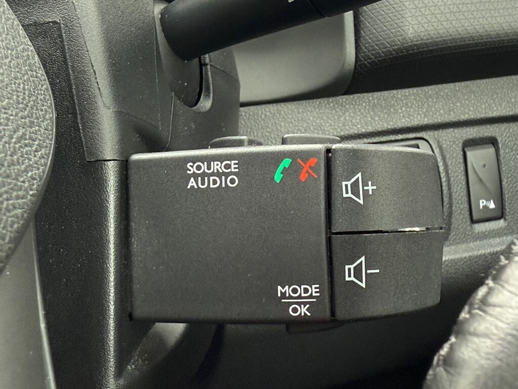 Used Renault Clio 2017 for sale - 75695858: Photo 37