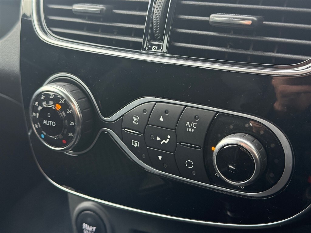 Used Renault Clio 2017 for sale - 75695858: Photo 45