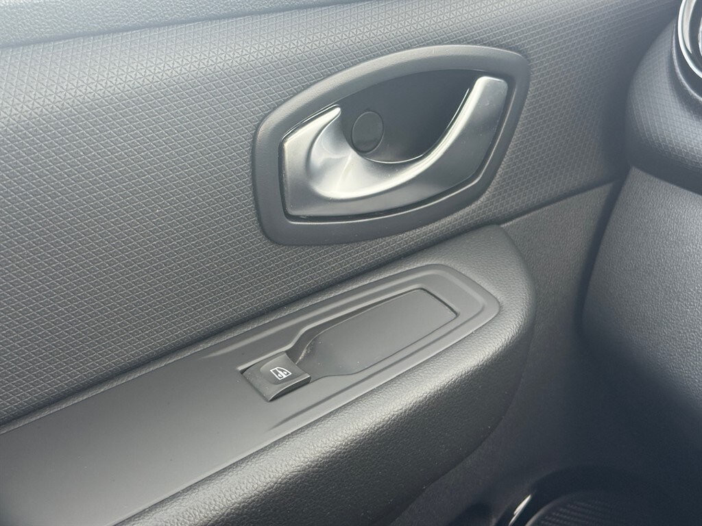 Used Renault Clio 2017 for sale - 75695858: Photo 50