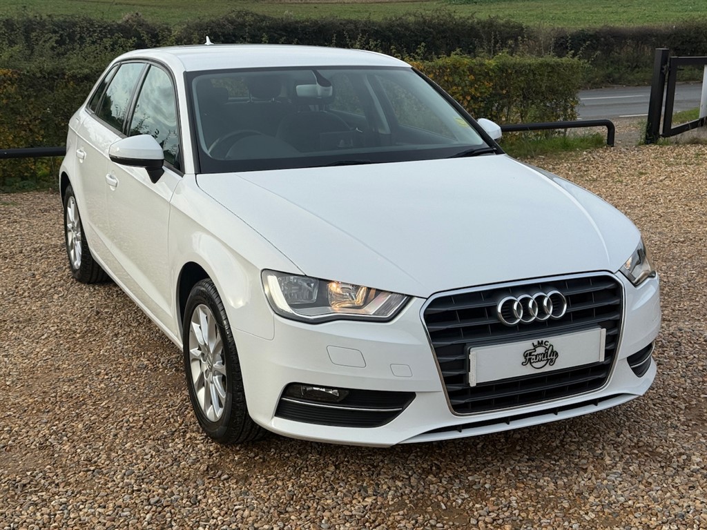 Used Audi A3 2015 for sale - 76276959: Photo 2
