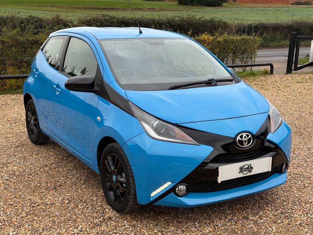 Used Toyota AYGO 2015 for sale - 76589959: Photo 2