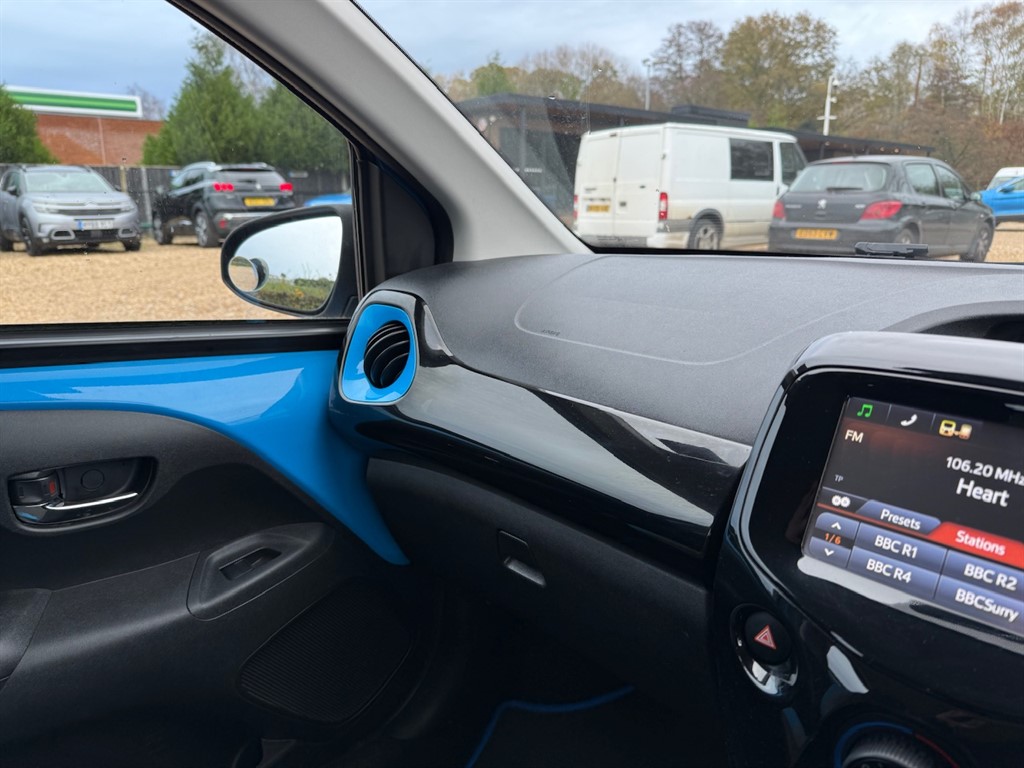 Used Toyota AYGO 2015 for sale - 76589959: Photo 44