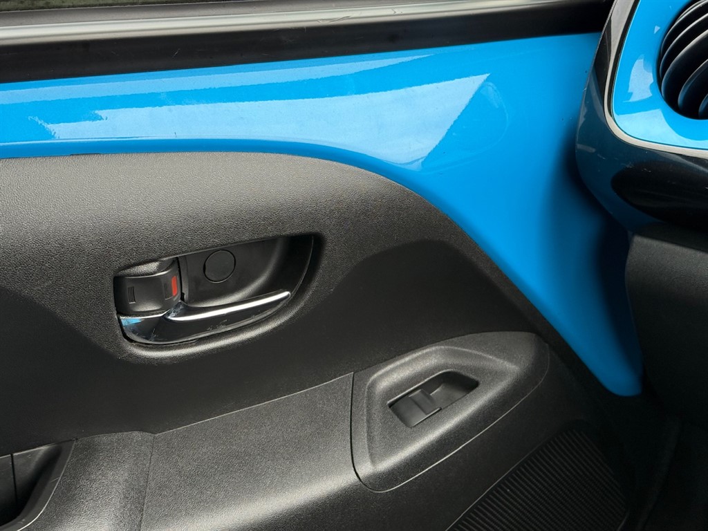 Used Toyota AYGO 2015 for sale - 76589959: Photo 46