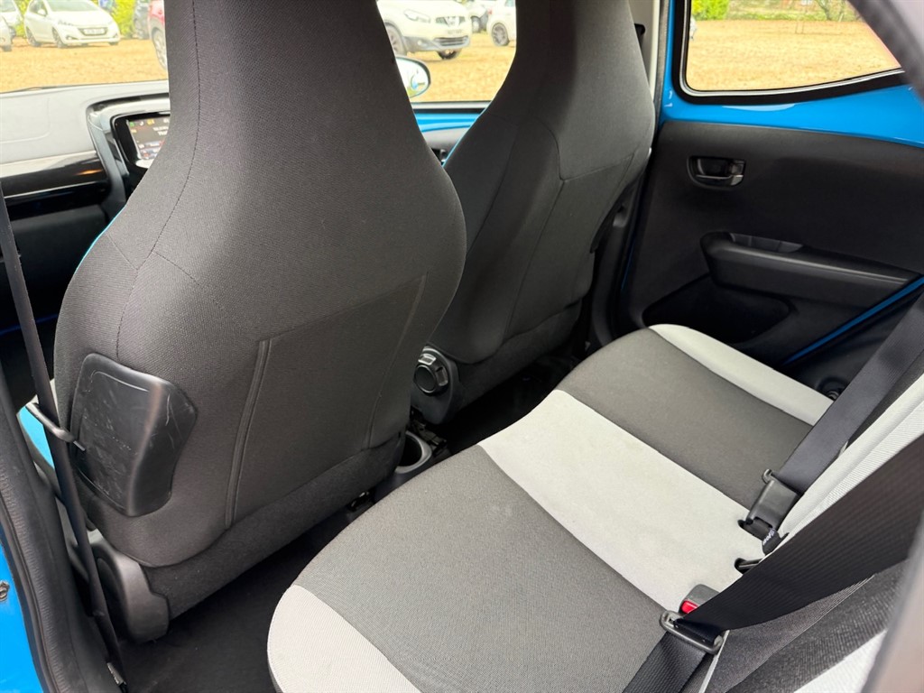 Used Toyota AYGO 2015 for sale - 76589959: Photo 51