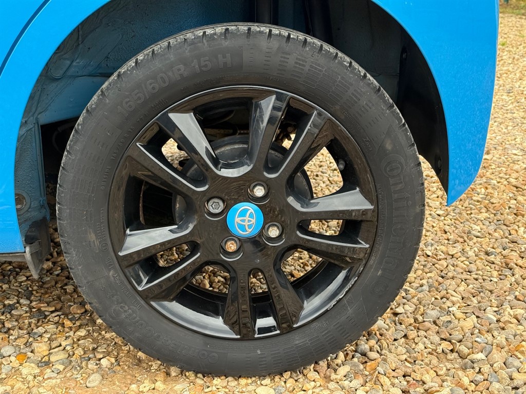 Used Toyota AYGO 2015 for sale - 76589959: Photo 9