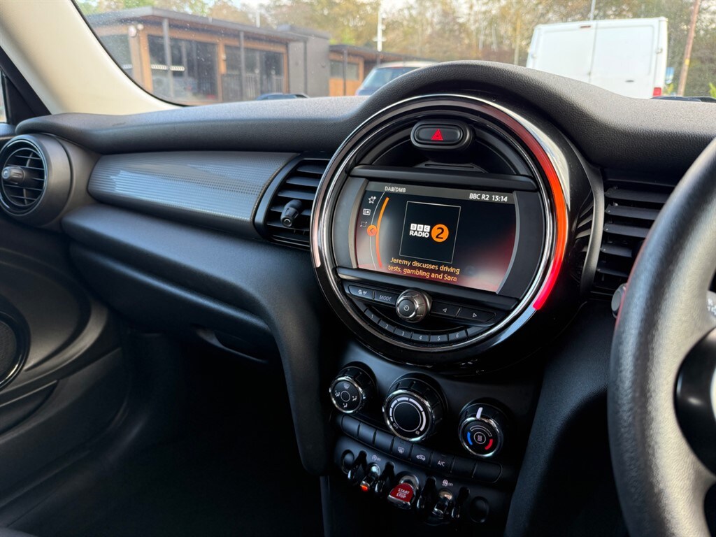 Used MINI Hatch 2018 for sale - 76544650: Photo 32