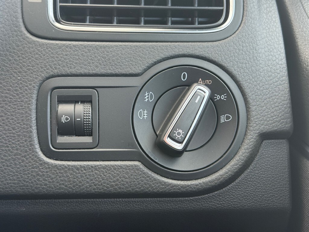 Used Volkswagen Polo 2017 for sale - 76037931: Photo 32