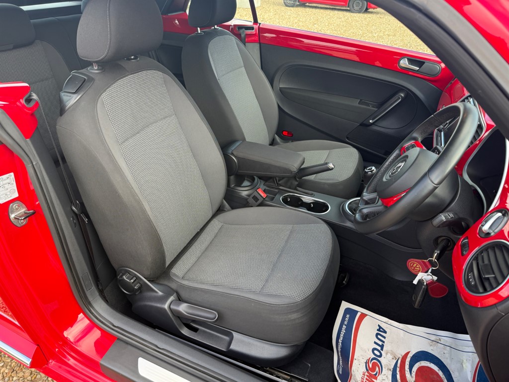 Used Volkswagen Beetle 2015 for sale - 77653379: Photo 23