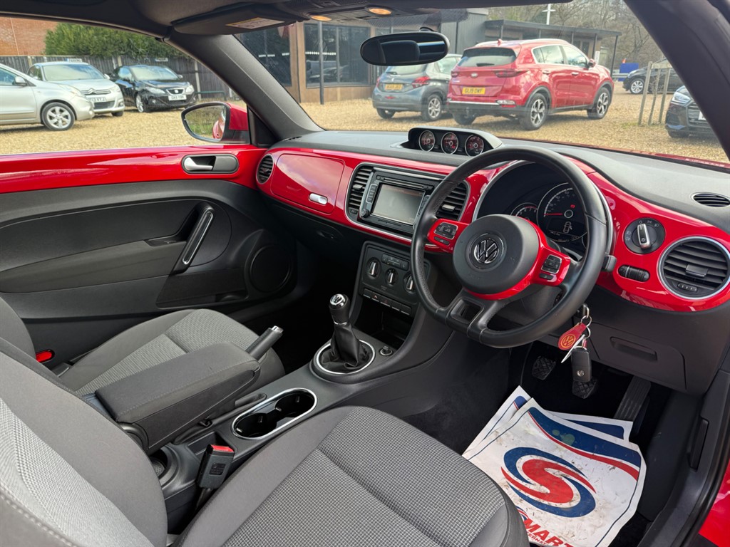 Used Volkswagen Beetle 2015 for sale - 77653379: Photo 24