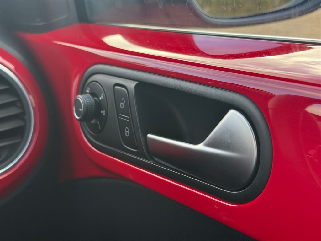 Used Volkswagen Beetle 2015 for sale - 77653379: Photo 30