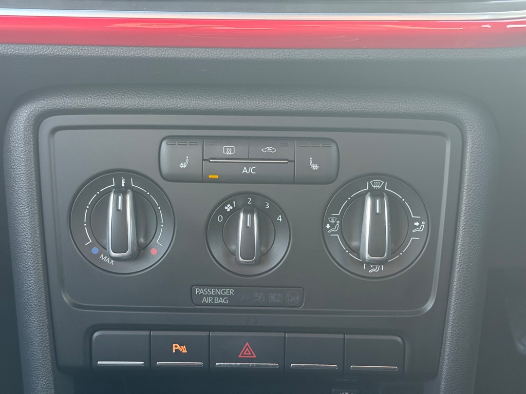 Used Volkswagen Beetle 2015 for sale - 77653379: Photo 40