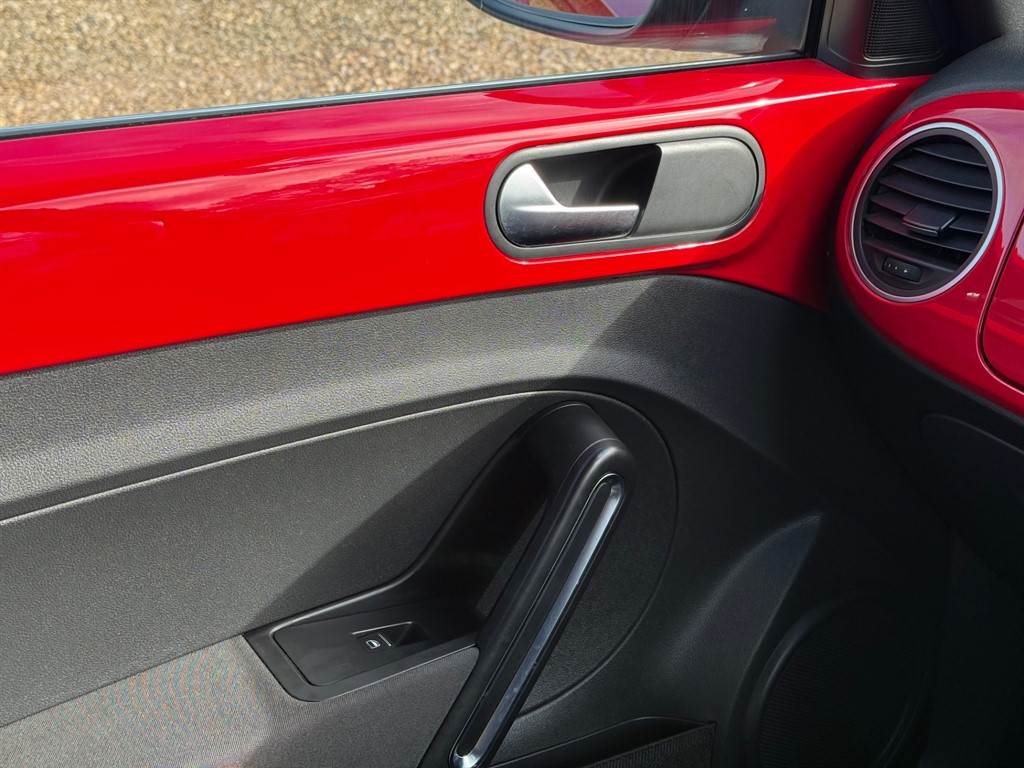 Used Volkswagen Beetle 2015 for sale - 77653379: Photo 46