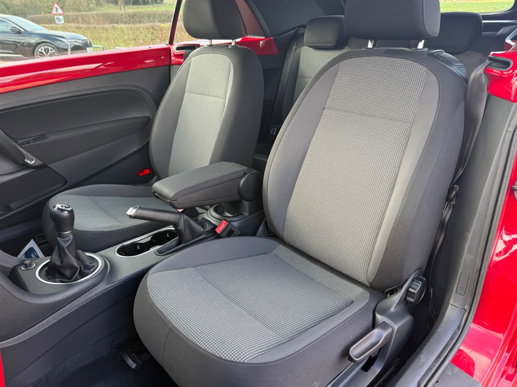 Used Volkswagen Beetle 2015 for sale - 77653379: Photo 50