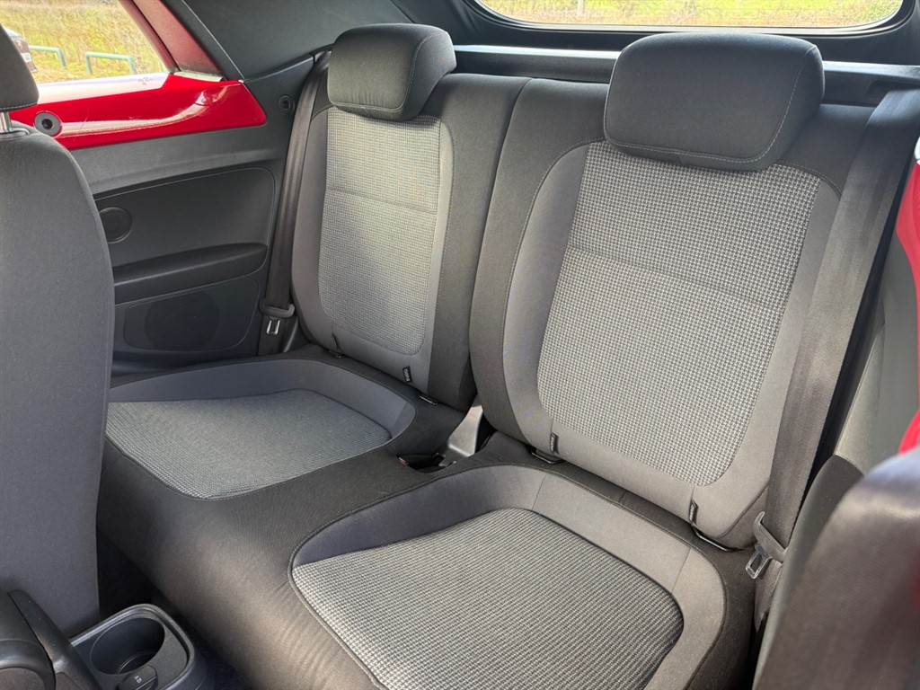 Used Volkswagen Beetle 2015 for sale - 77653379: Photo 51