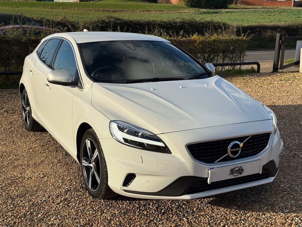 Used Volvo V40 2019 for sale - 76575316: Photo 2