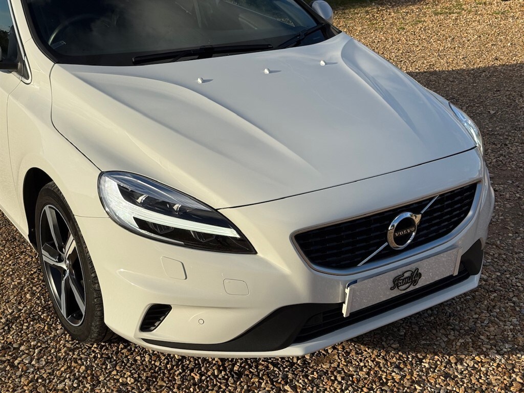 Used Volvo V40 2019 for sale - 76575316: Photo 3