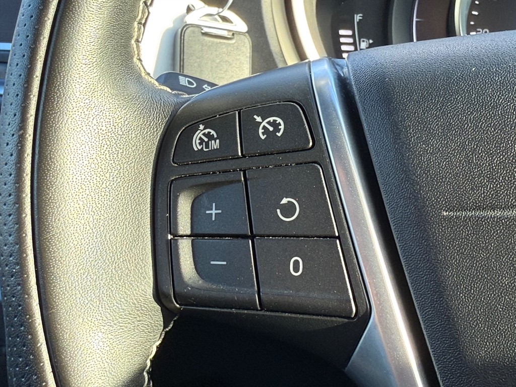 Used Volvo V40 2019 for sale - 76575316: Photo 30