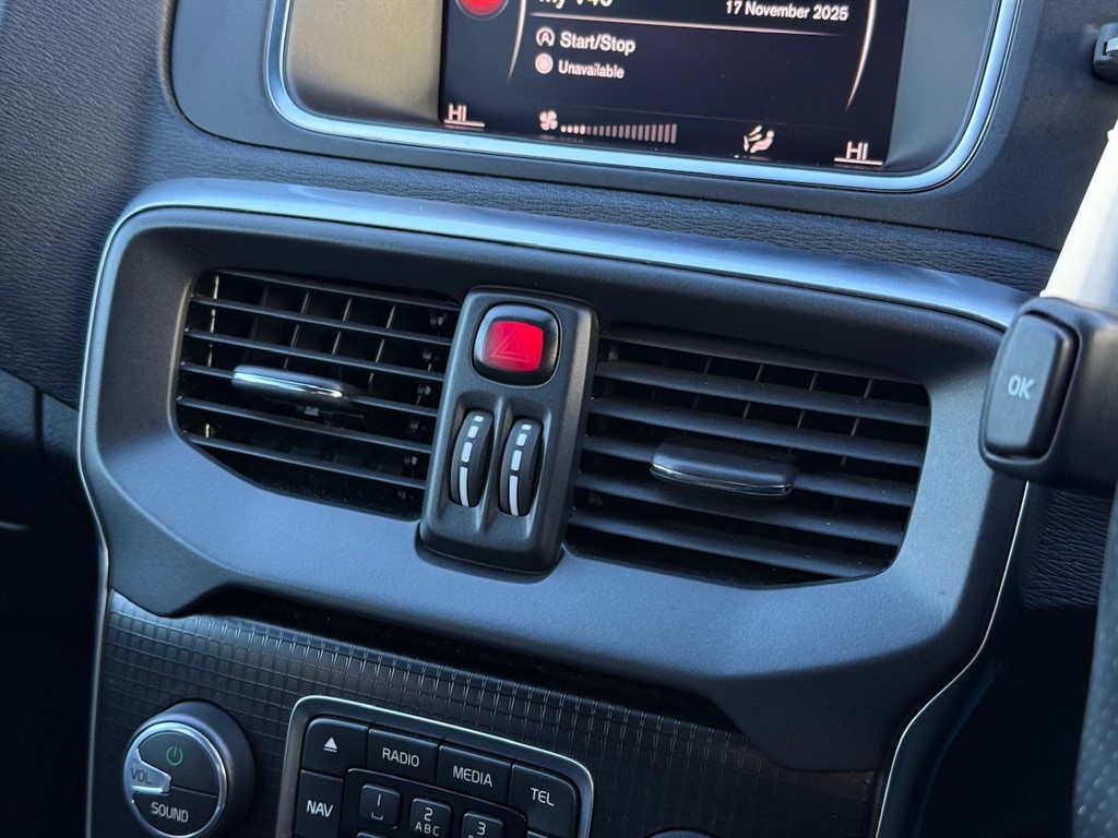 Used Volvo V40 2019 for sale - 76575316: Photo 42