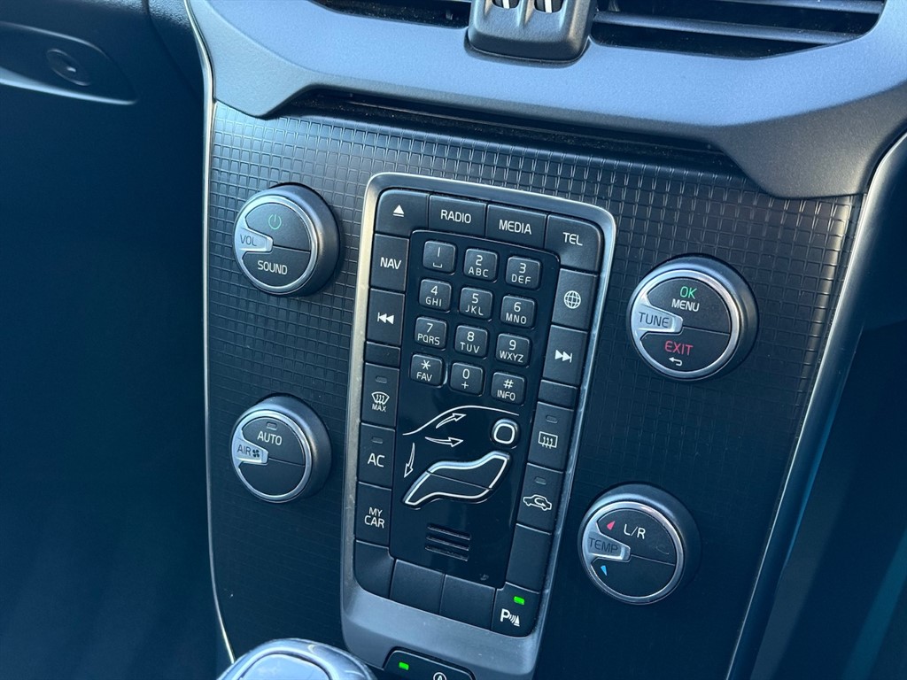 Used Volvo V40 2019 for sale - 76575316: Photo 43