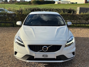 Used Volvo V40 2019 for sale - 76575316: Photo