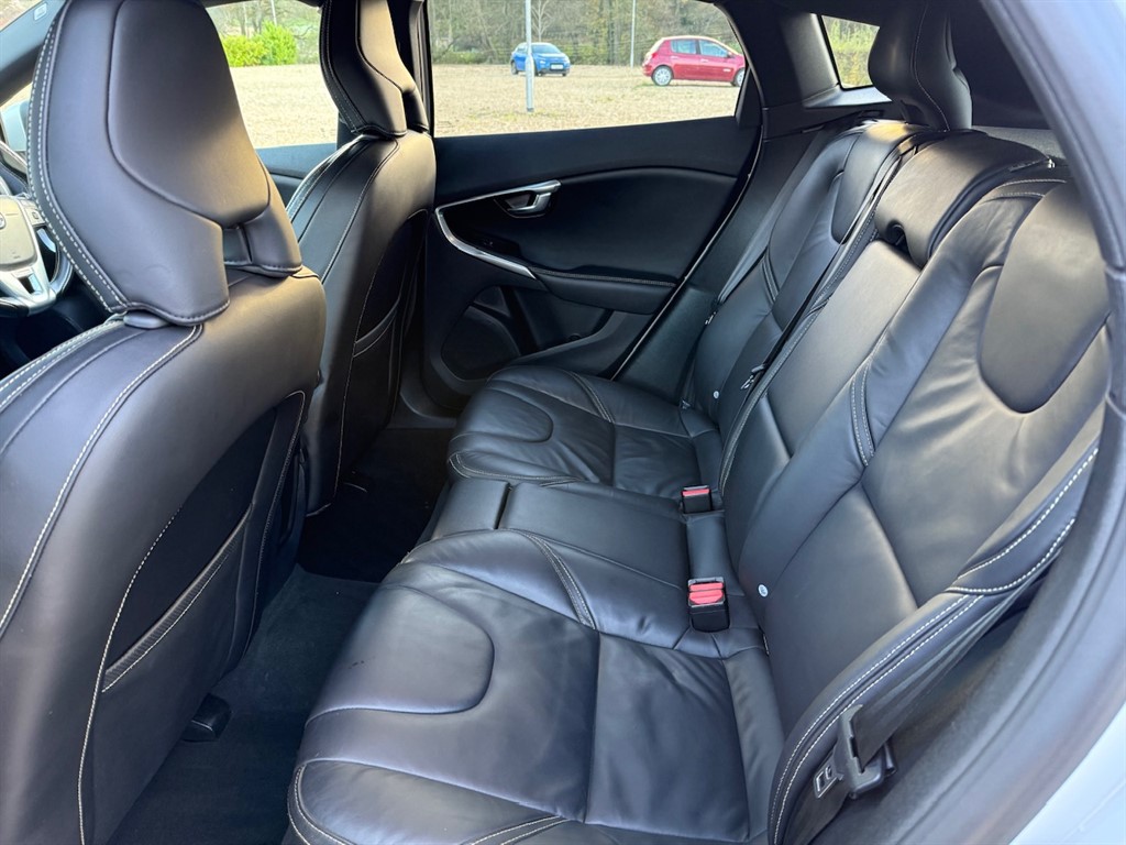 Used Volvo V40 2019 for sale - 76575316: Photo 55