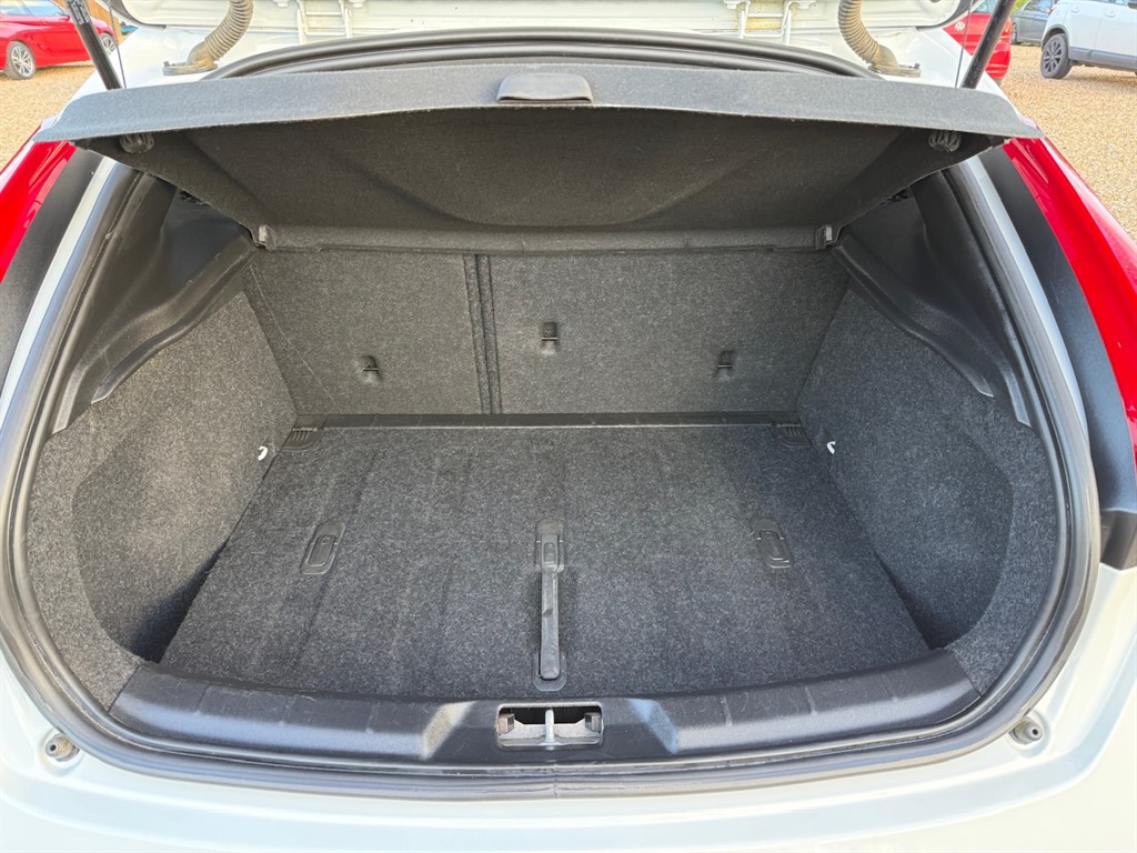 Used Volvo V40 2019 for sale - 76575316: Photo 58