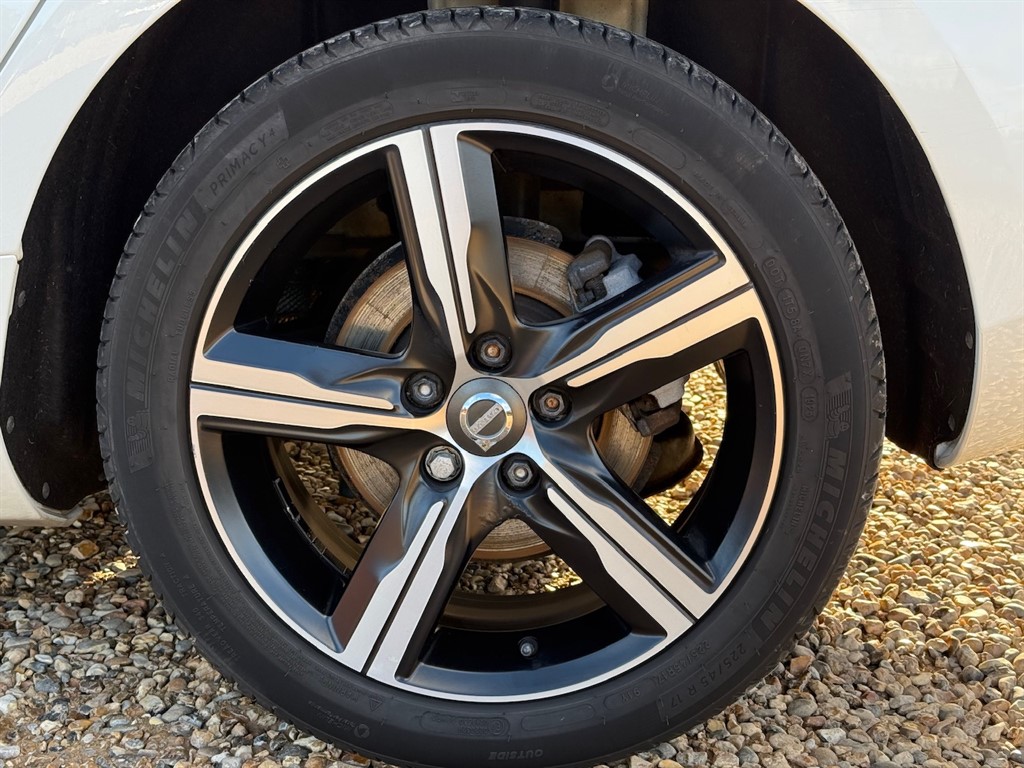 Used Volvo V40 2019 for sale - 76575316: Photo 9