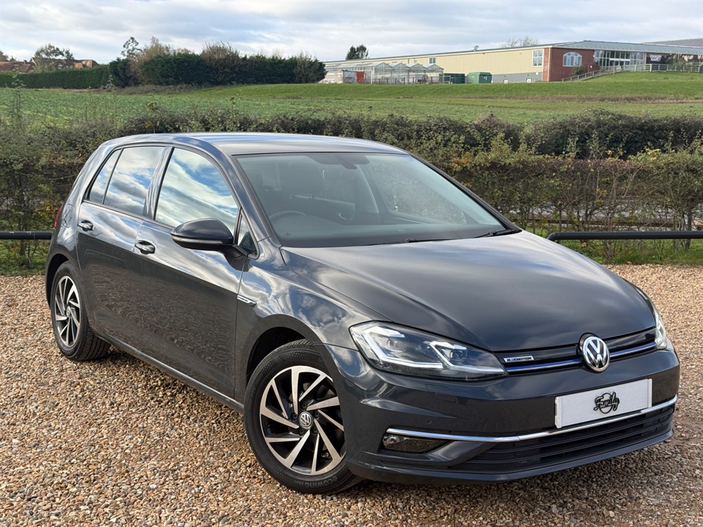 Used Volkswagen Golf 2019 for sale - 76640632: Photo 1