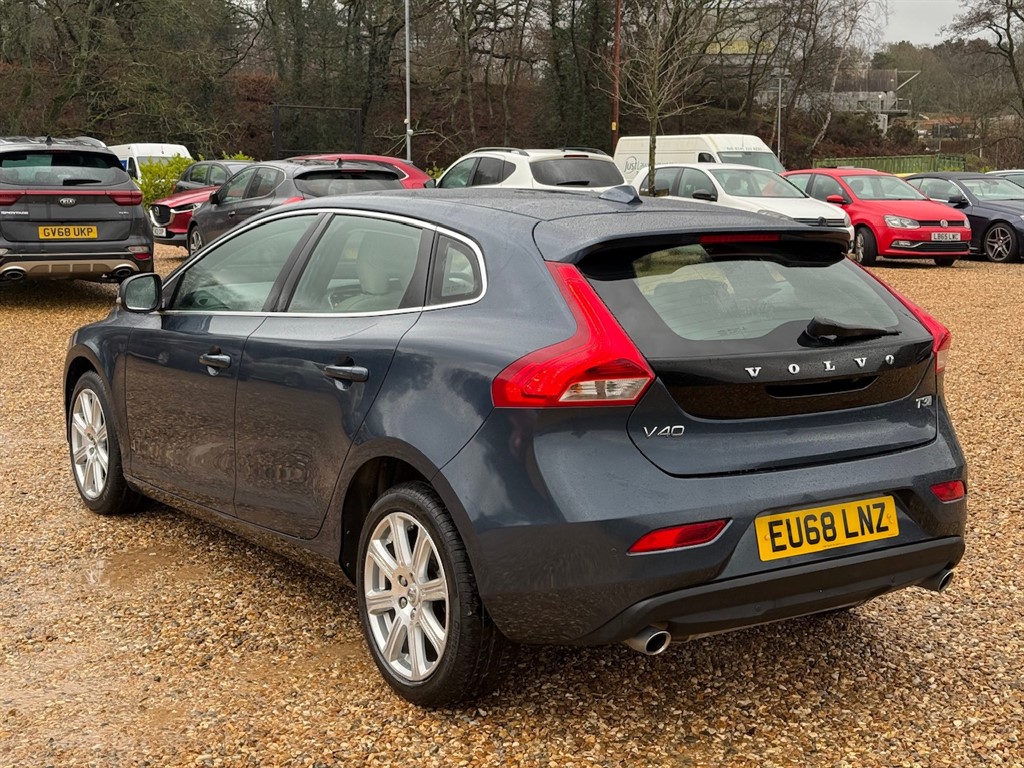 Used Volvo V40 2018 for sale - 77106211: Photo 10