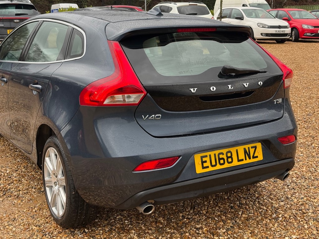Used Volvo V40 2018 for sale - 77106211: Photo 11