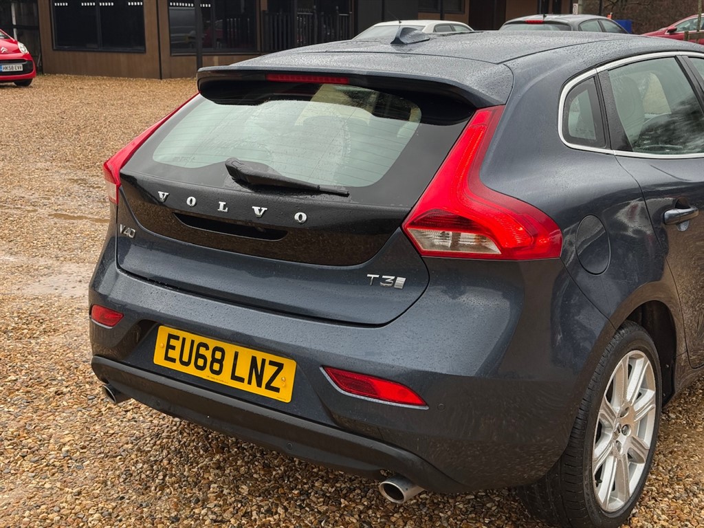 Used Volvo V40 2018 for sale - 77106211: Photo 13