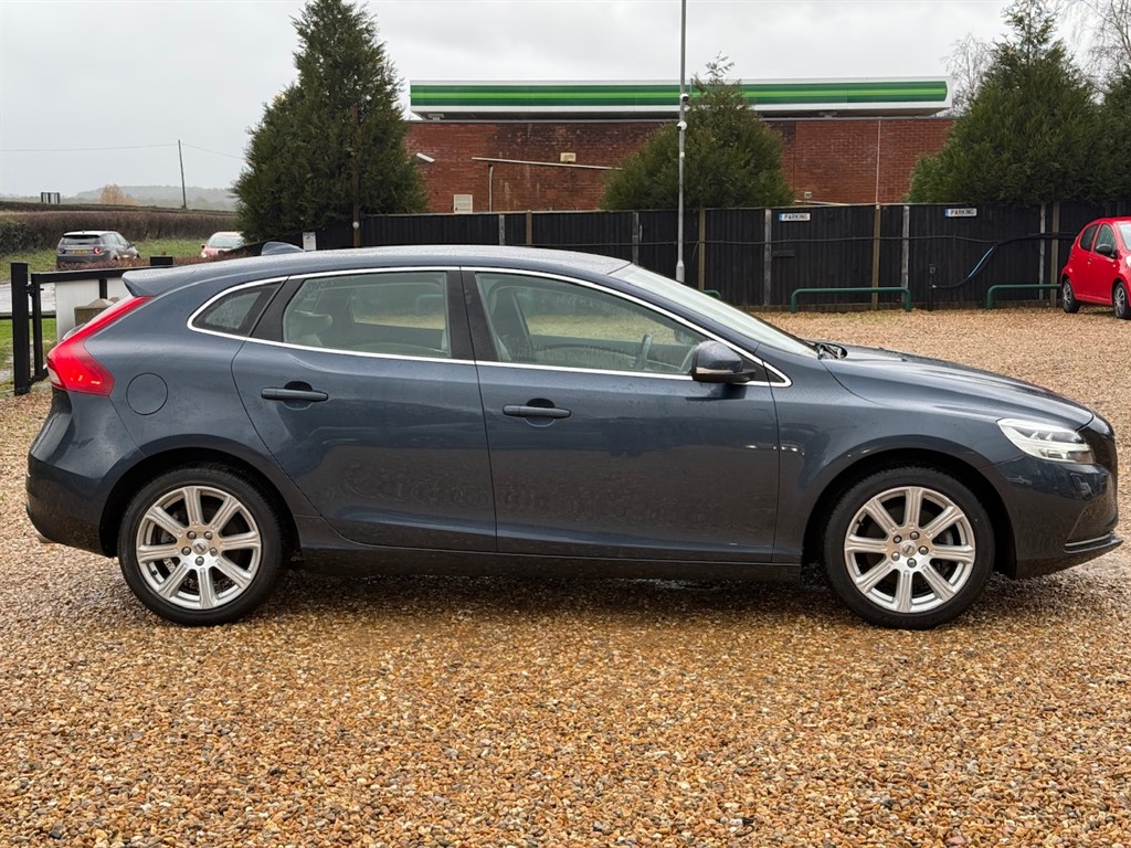 Used Volvo V40 2018 for sale - 77106211: Photo 21