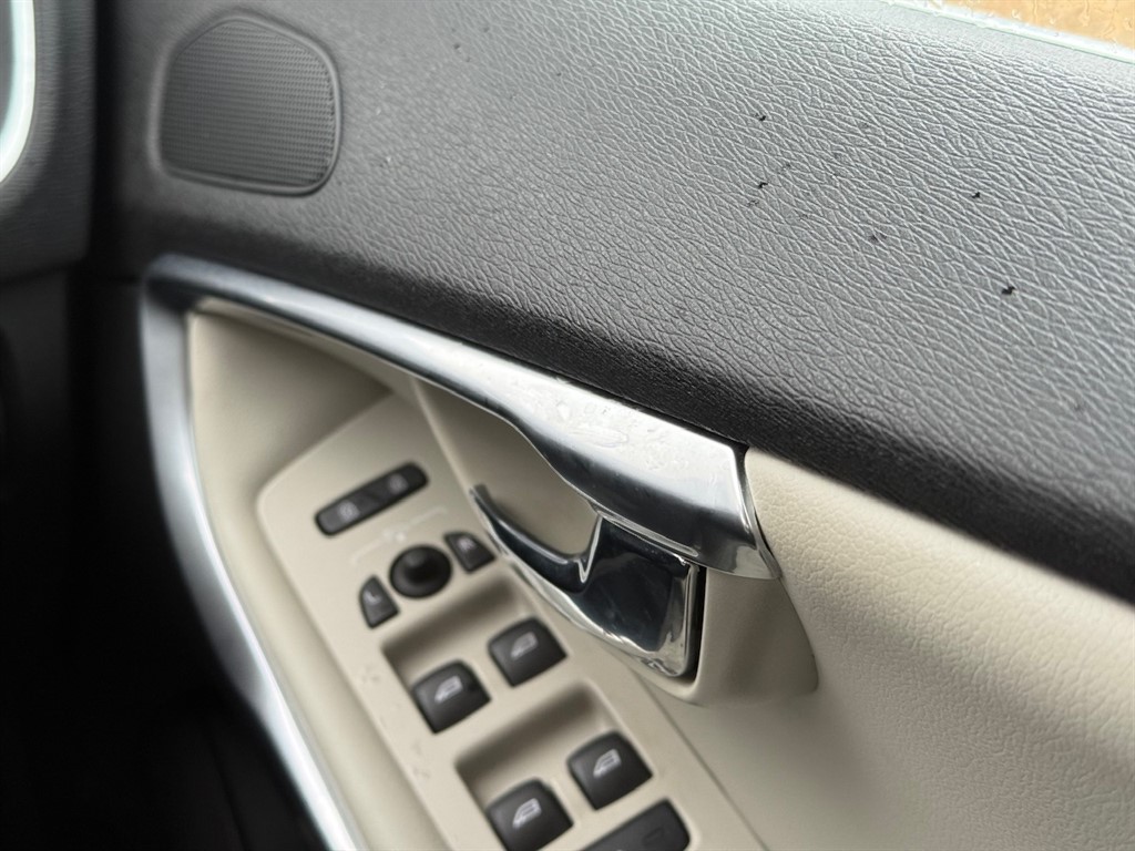 Used Volvo V40 2018 for sale - 77106211: Photo 34