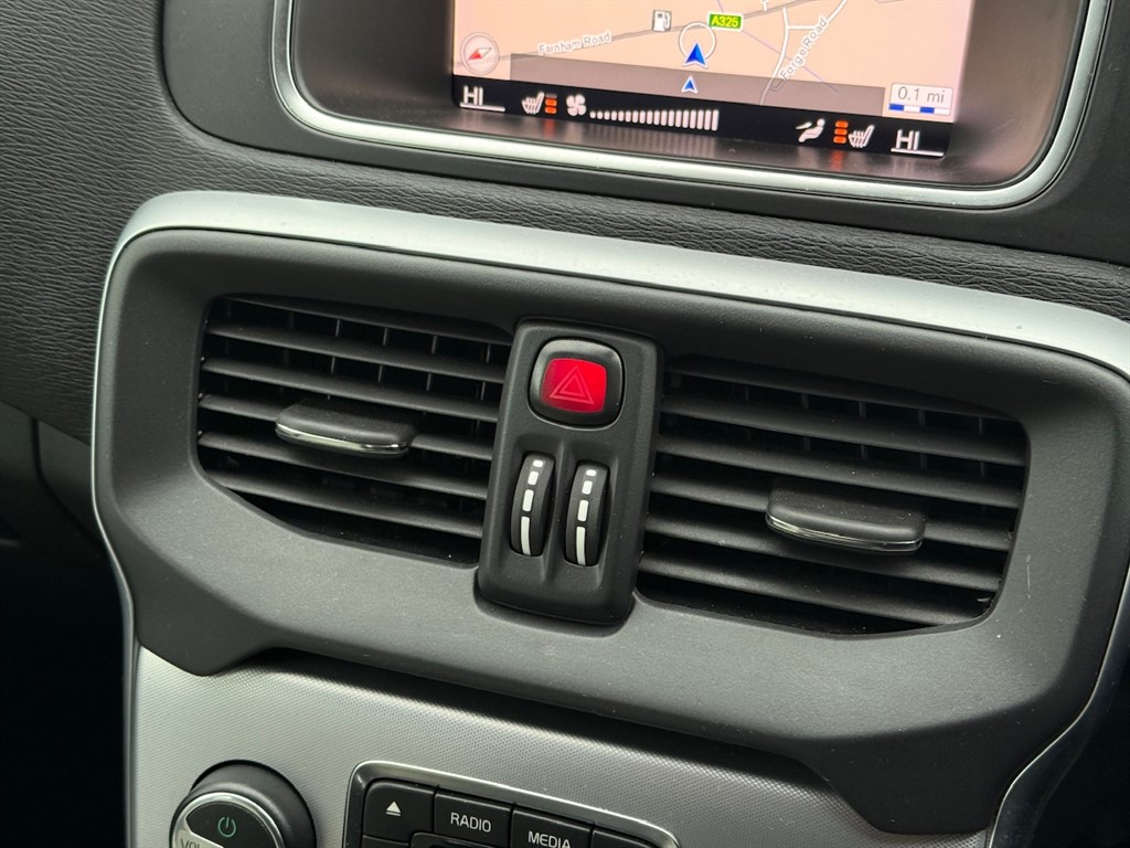 Used Volvo V40 2018 for sale - 77106211: Photo 42