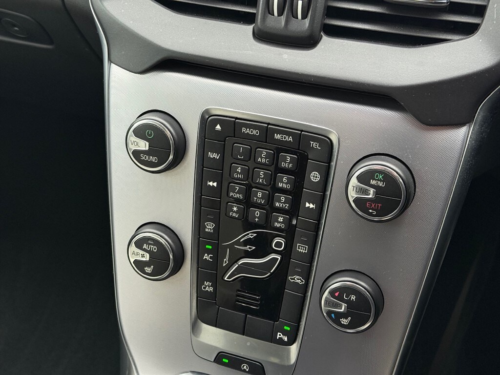 Used Volvo V40 2018 for sale - 77106211: Photo 43