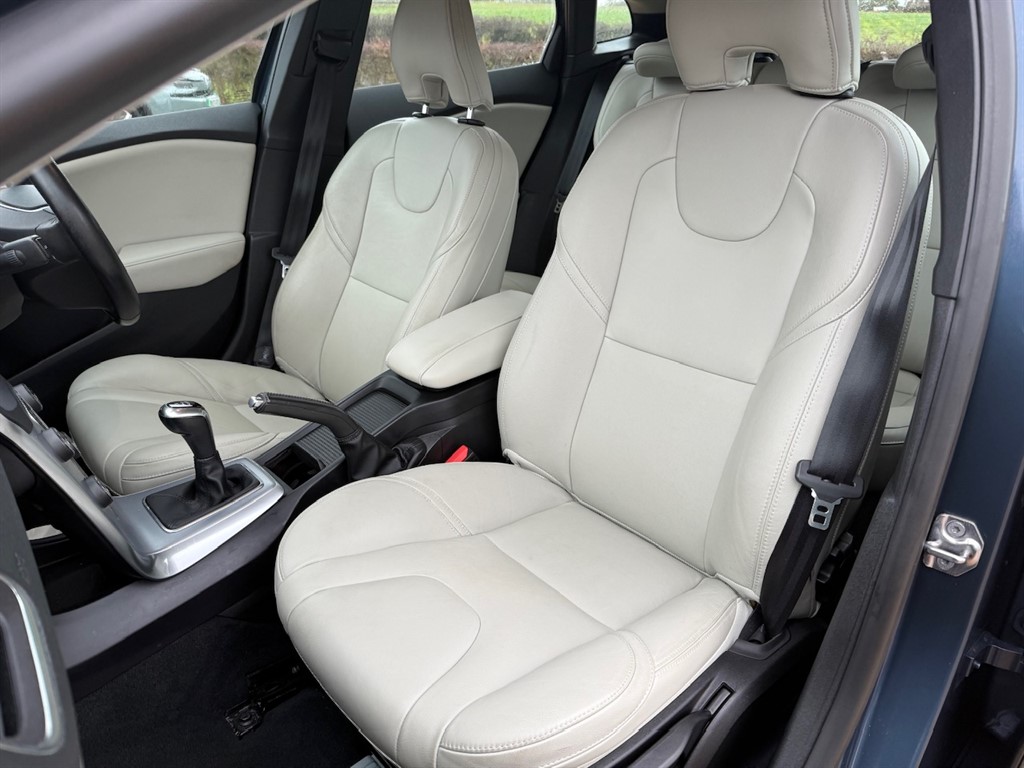 Used Volvo V40 2018 for sale - 77106211: Photo 50