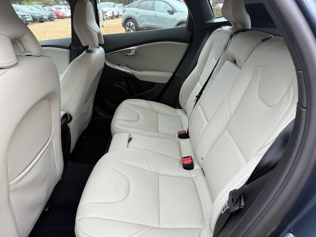 Used Volvo V40 2018 for sale - 77106211: Photo 51