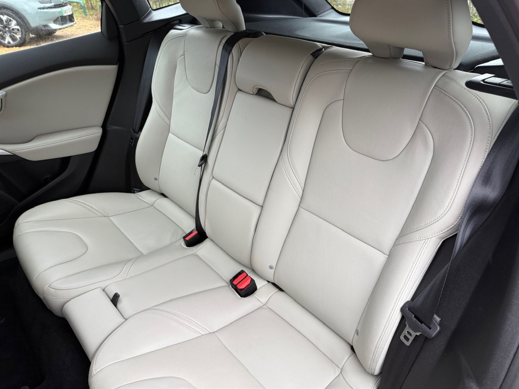 Used Volvo V40 2018 for sale - 77106211: Photo 53