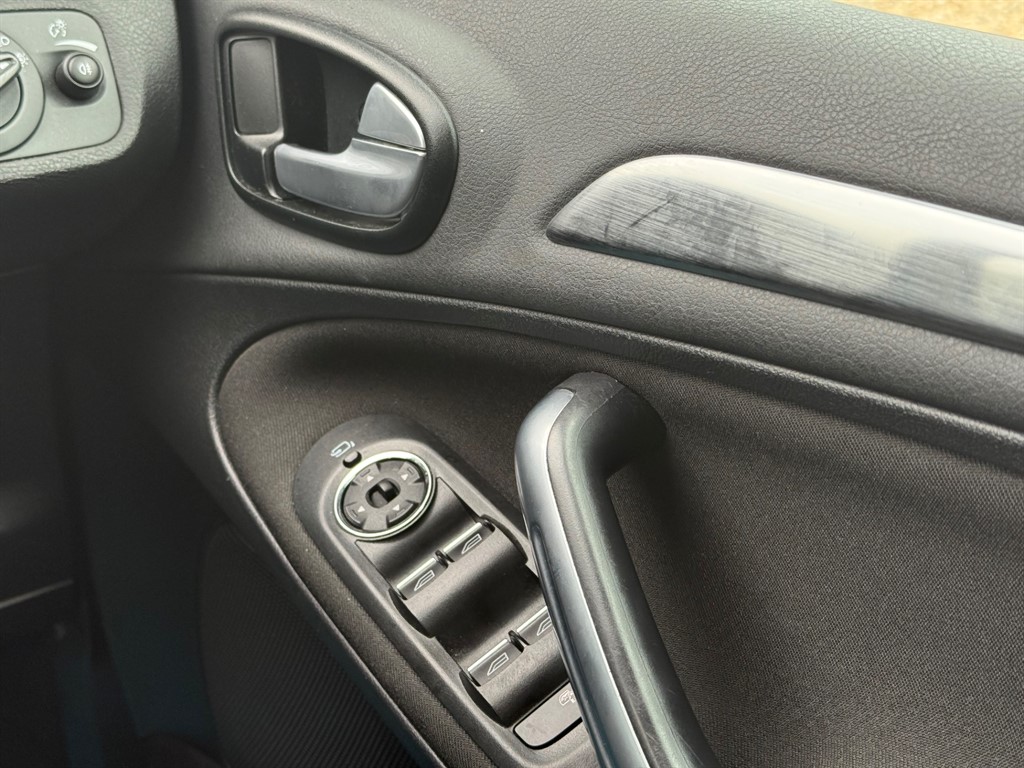 Used Ford S-Max 2014 for sale - 76261780: Photo 31