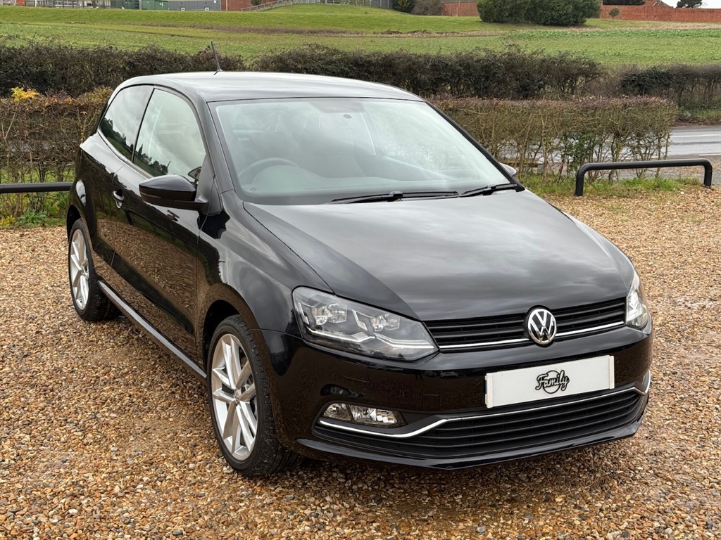 Used Volkswagen Polo 2015 for sale - 76796663: Photo 2