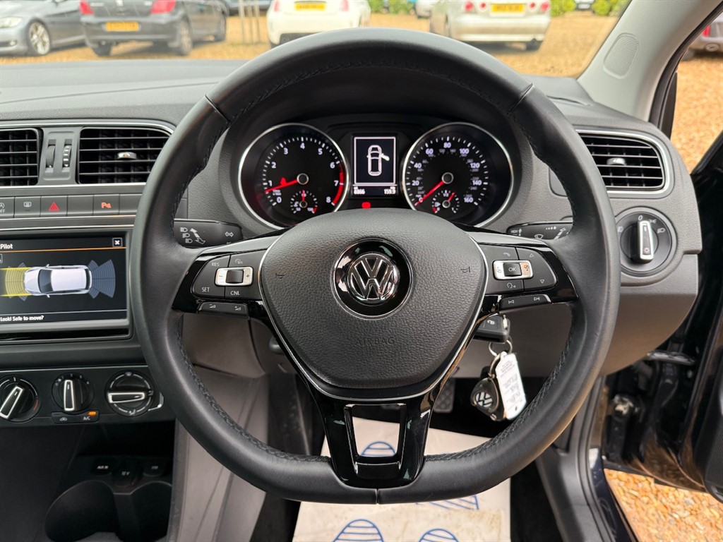 Used Volkswagen Polo 2015 for sale - 76796663: Photo 28