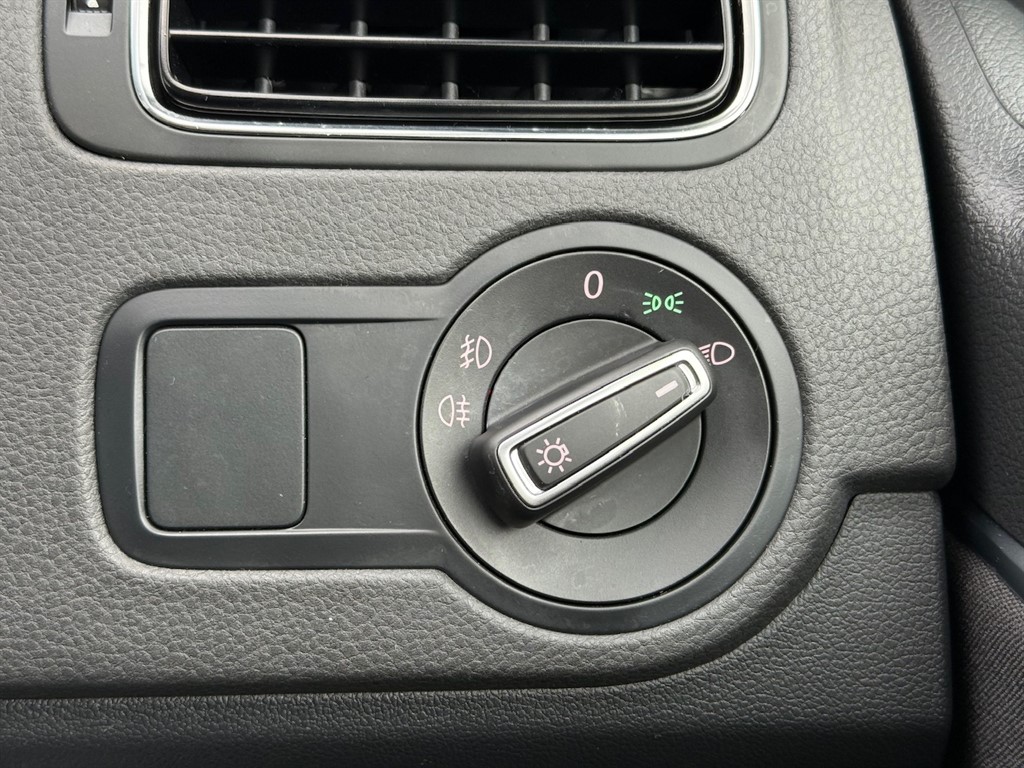 Used Volkswagen Polo 2015 for sale - 76796663: Photo 32