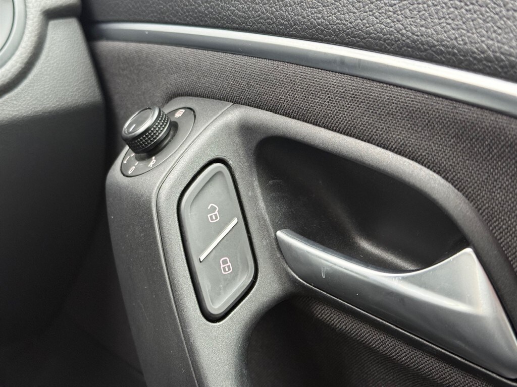 Used Volkswagen Polo 2015 for sale - 76796663: Photo 33