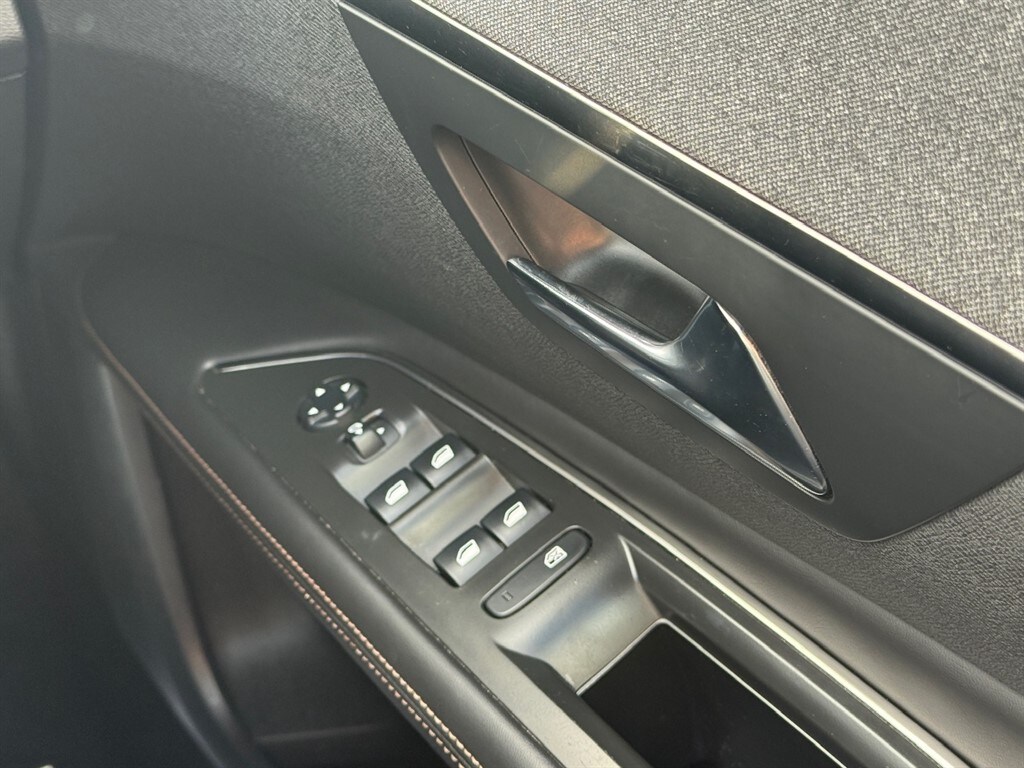 Used Peugeot 3008 2018 for sale - 76161635: Photo 35