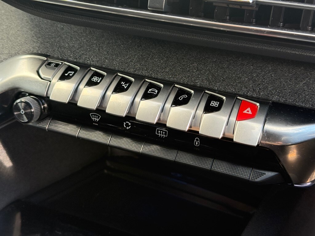 Used Peugeot 3008 2018 for sale - 76161635: Photo 43