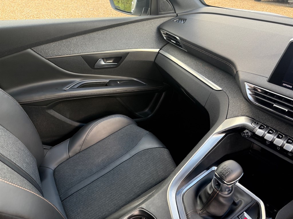 Used Peugeot 3008 2018 for sale - 76161635: Photo 48