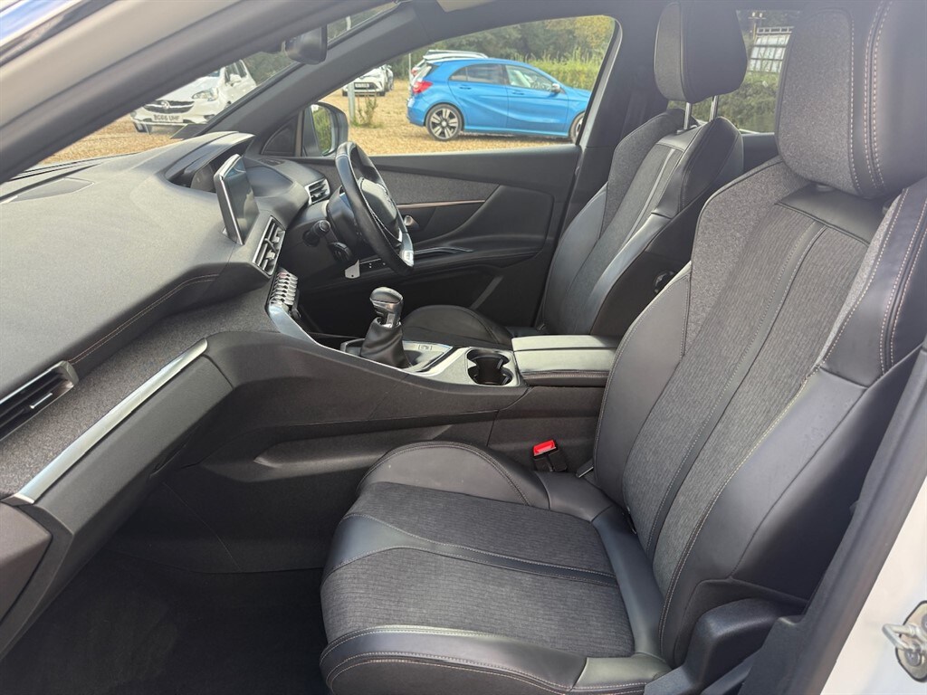 Used Peugeot 3008 2018 for sale - 76161635: Photo 49